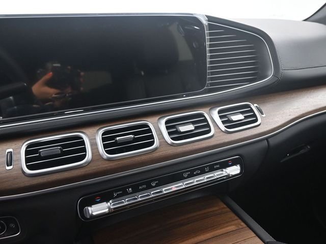 Used 2025 Silver Mercedes-Benz GLS 450 image 3