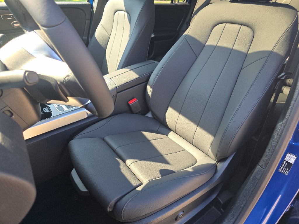New 2026 Starling Blue Metallic Mercedes-Benz GLB 250 image 62