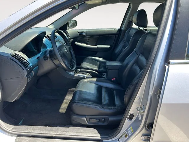 Used 2005  Honda EX-L image 10
