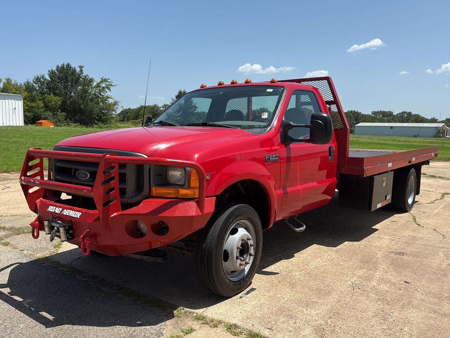 Used 2001 red Ford XL image 3