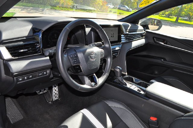 Used 2026  Toyota SE image 9