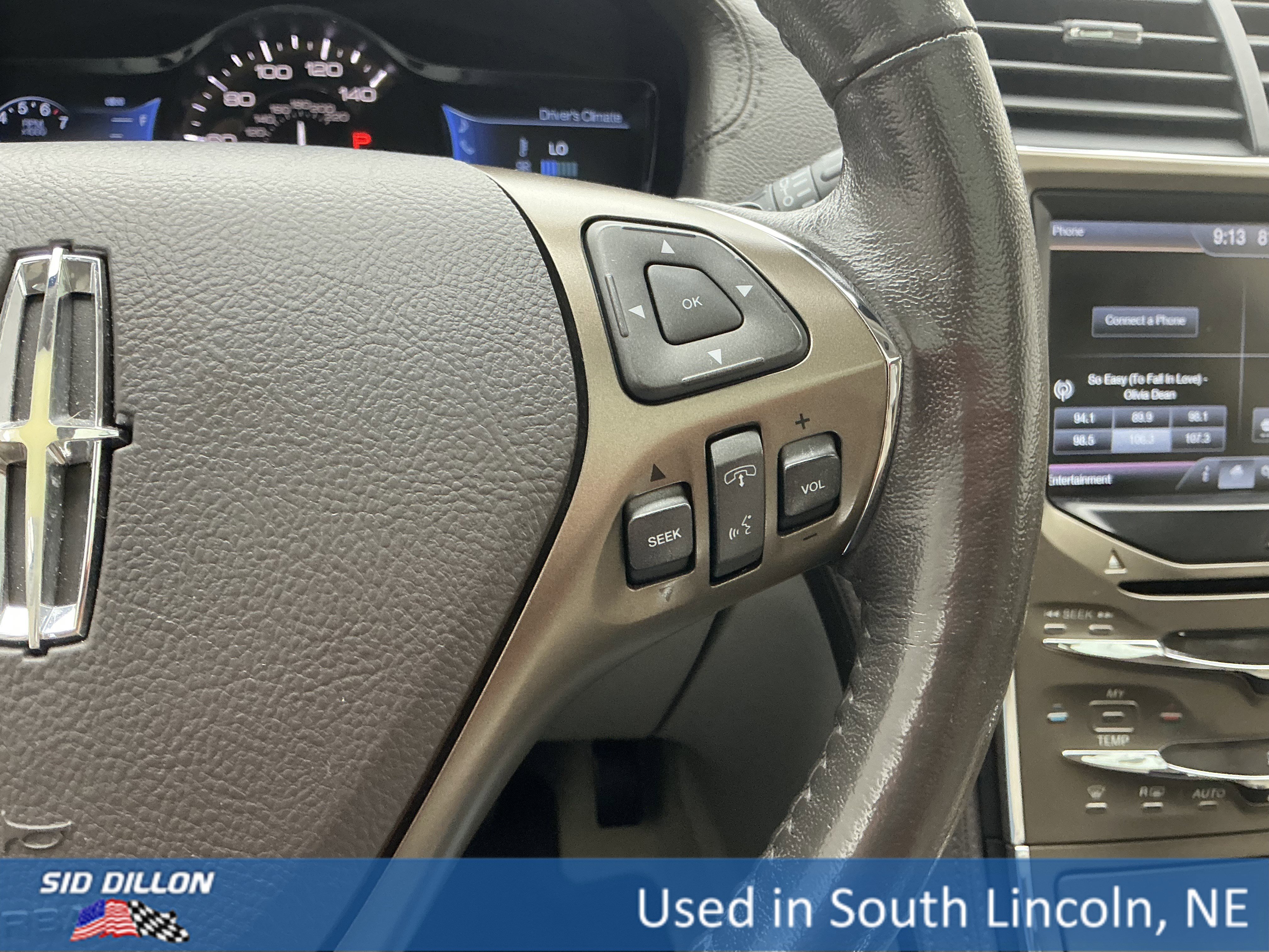 Used 2013  Lincoln  image 9
