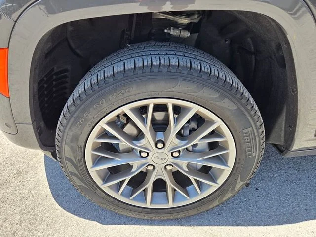 Certified Used 2025 Gray Jeep Summit image 21