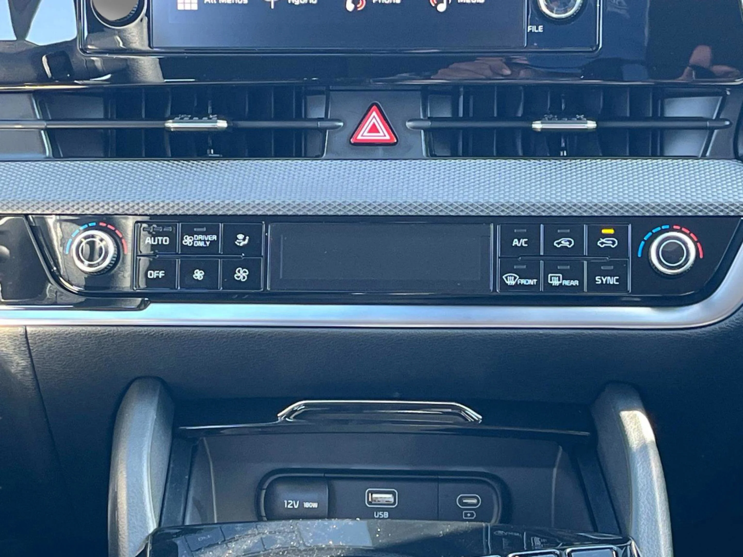 2025 Kia Sportage LX Hybrid - Photo 15