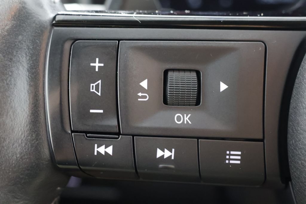 Used 2024 Deep Ocean Blue Nissan Platinum image 11