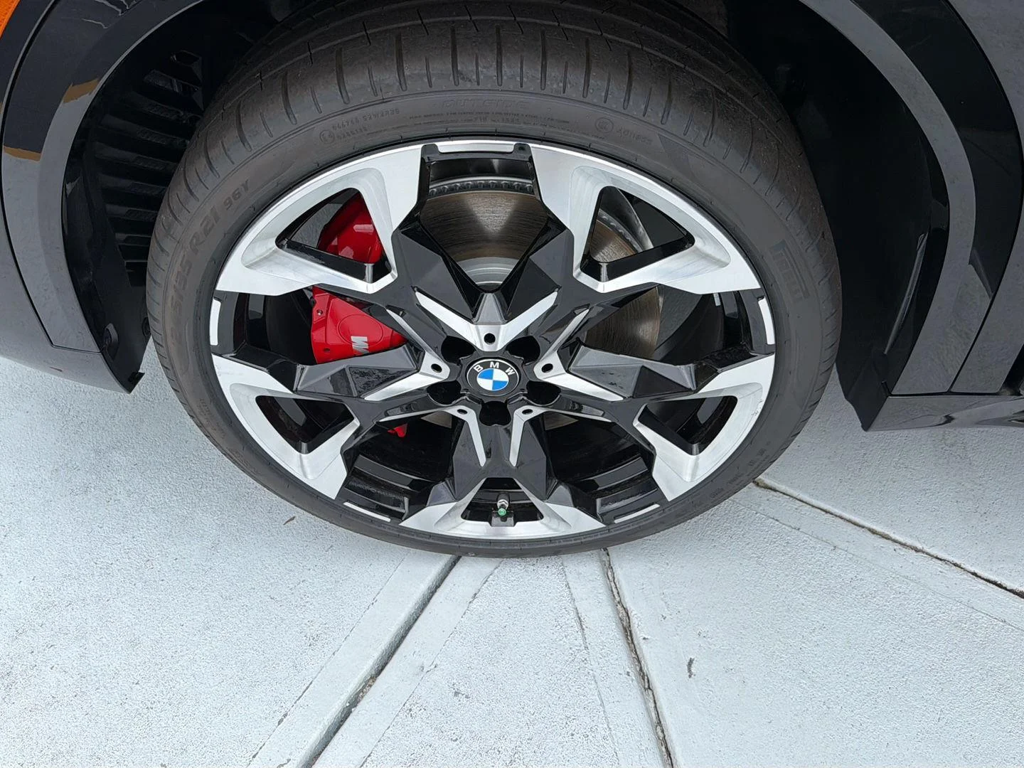 New 2026 Black Sapphire Metallic BMW xDrive28i image 36
