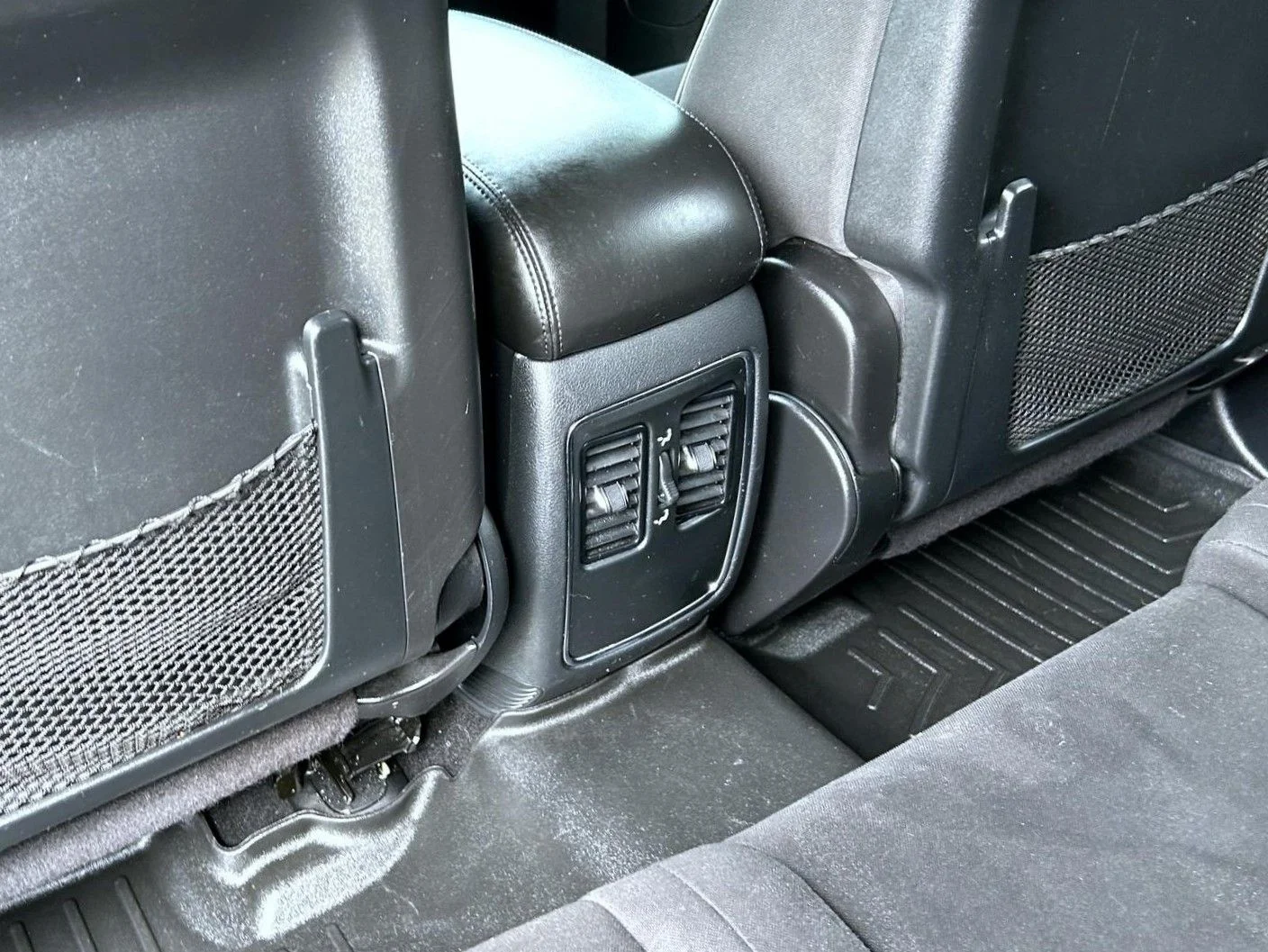 Used 2020 Black Dodge SXT Plus image 23