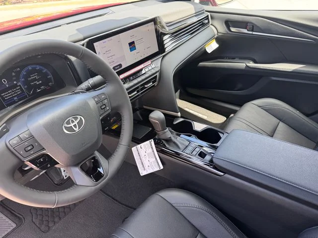 New 2026 Supersonic Red with Midnight Black Metallic roof <sup>1</sup> Toyota  XSE image 9
