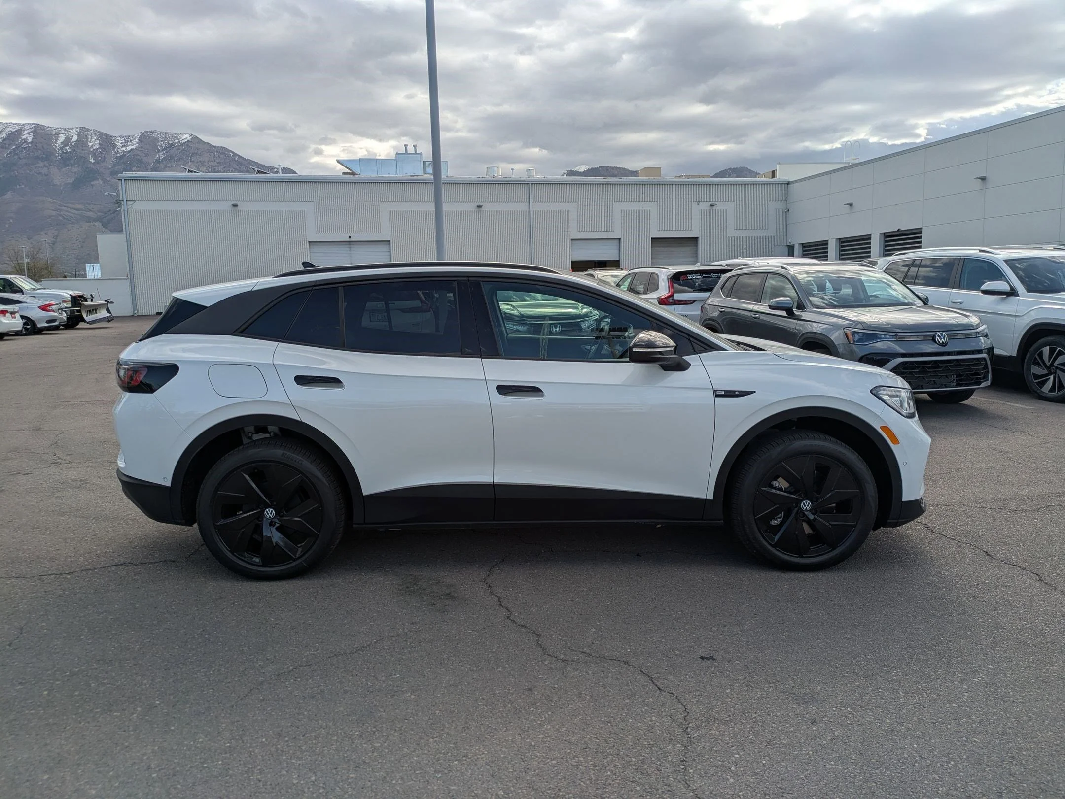 Vehicle Image 2