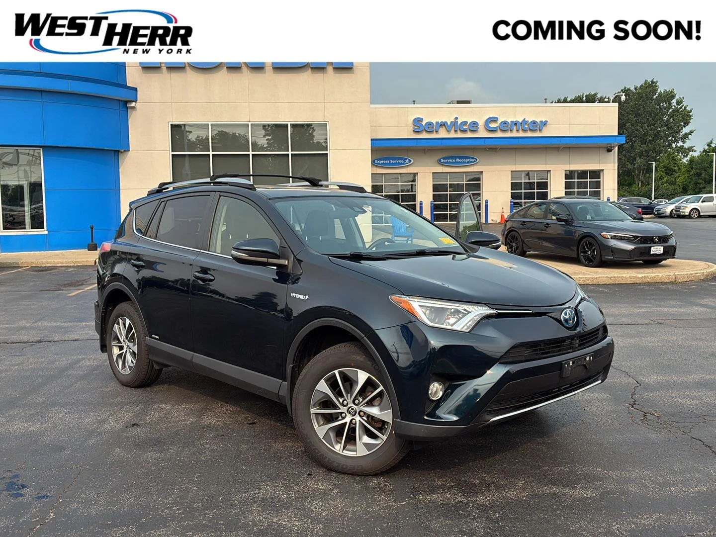Used 2017 Galactic Aqua Mica Toyota XLE image 1
