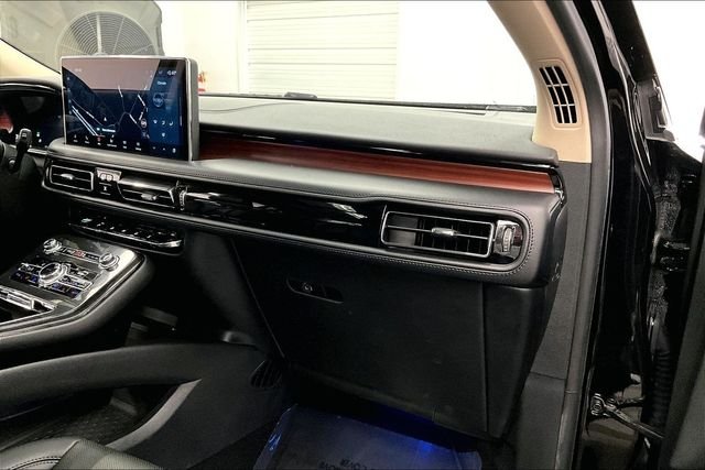 Used 2023 Black Metallic Lincoln Reserve image 17