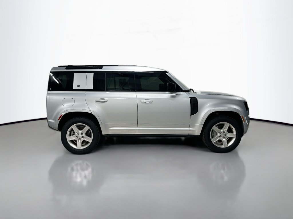 Used 2022 Silver Land Rover XS Edition image 8