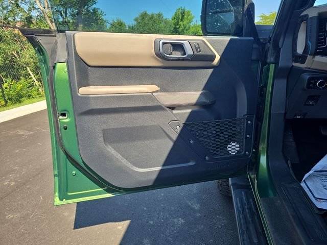 Used 2023 Green Ford Wildtrak image 12