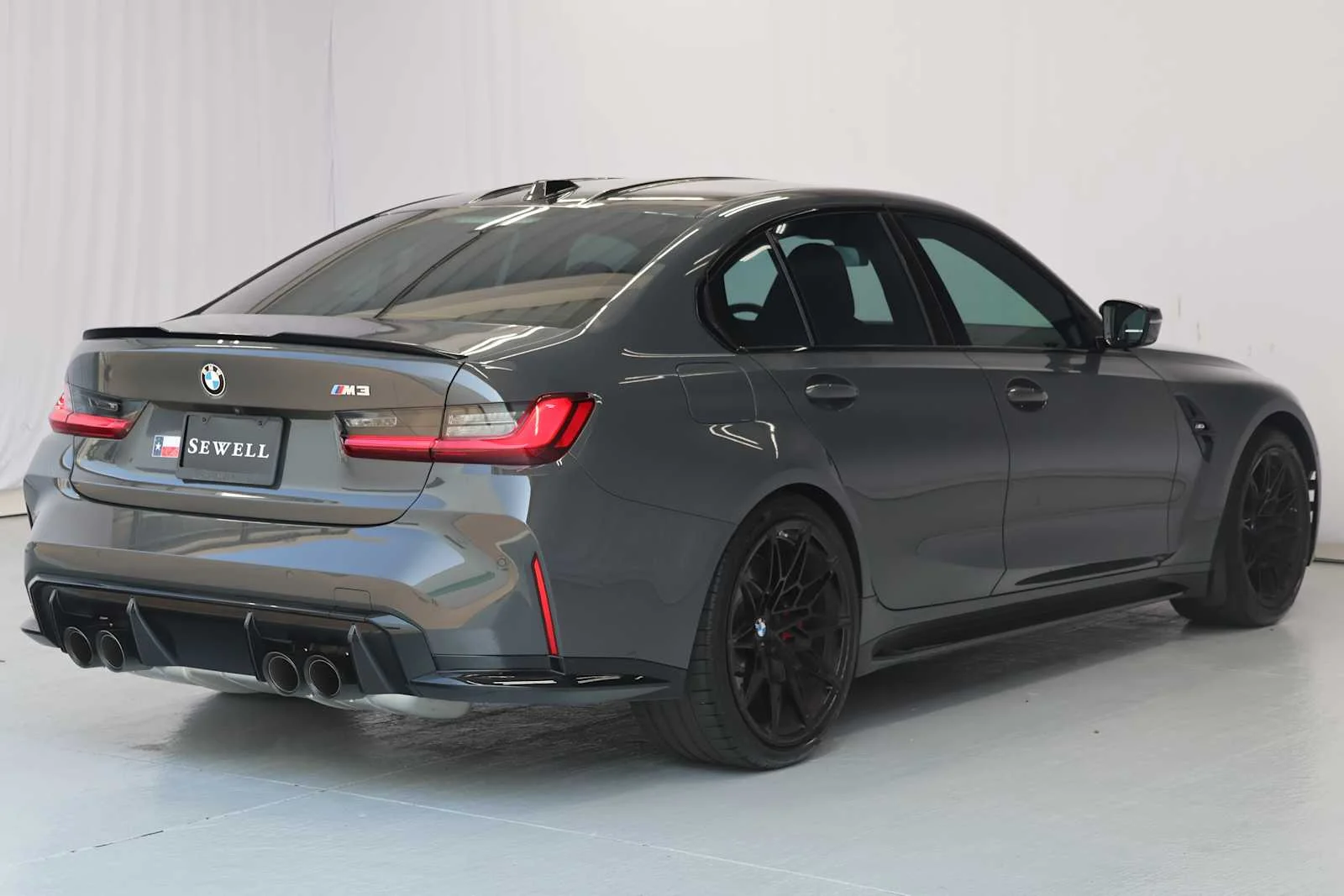 Certified Used 2025 Dravit Grey Metallic BMW  image 10