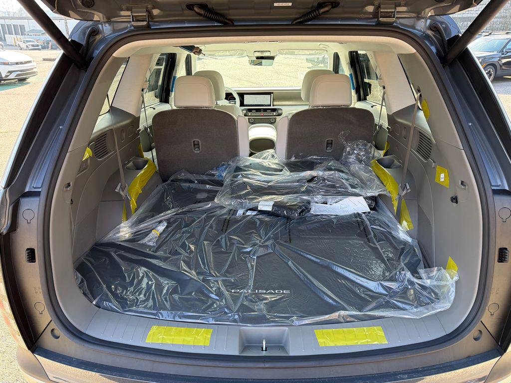 New 2026 Gray Hyundai SEL FWD image 18