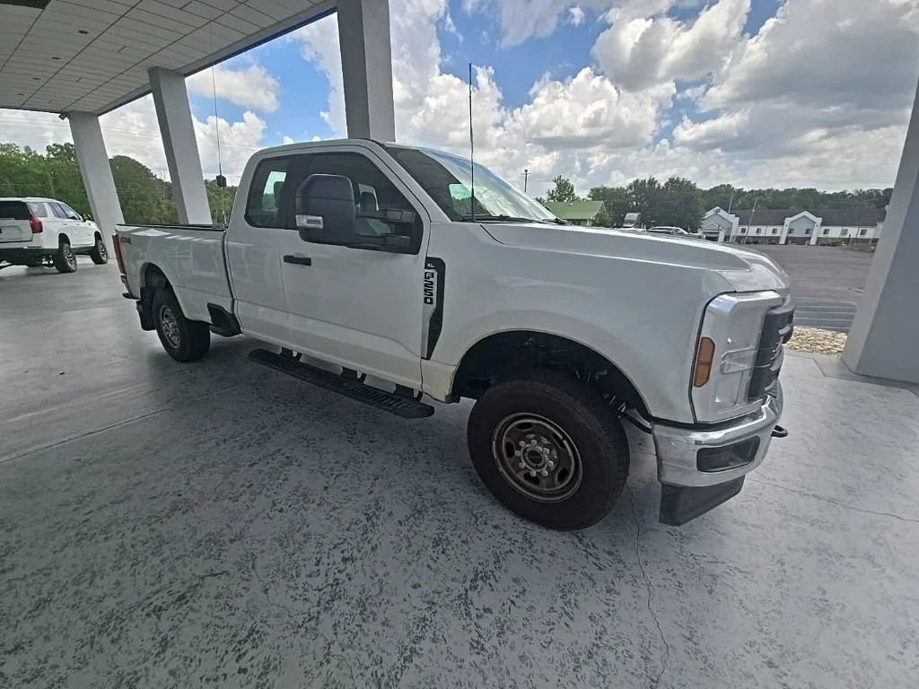 Used 2026 Oxford White Ford XL image 9