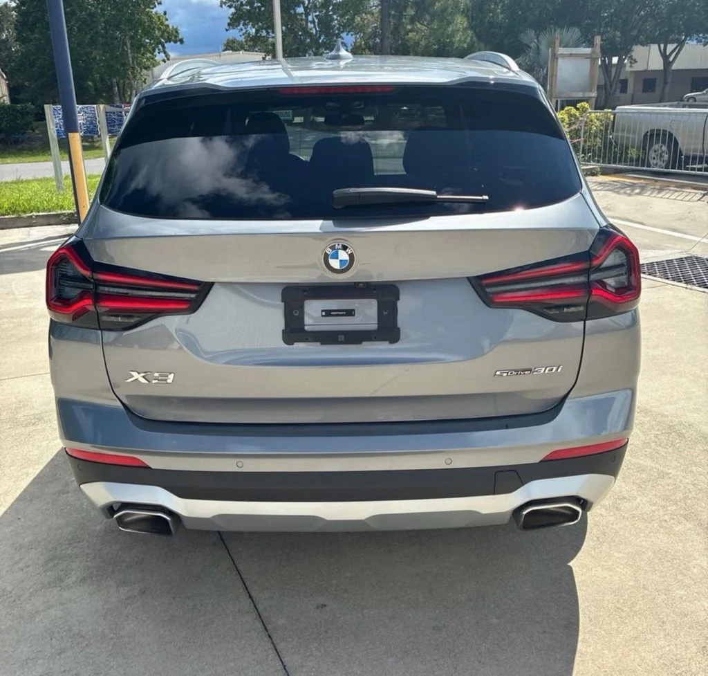 Used 2024 Gray BMW sDrive30i image 6