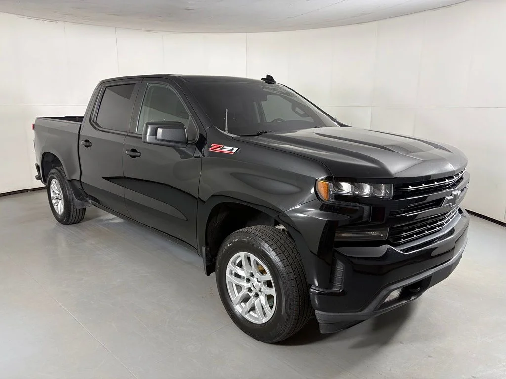 Used 2021 Black Chevrolet RST image 2