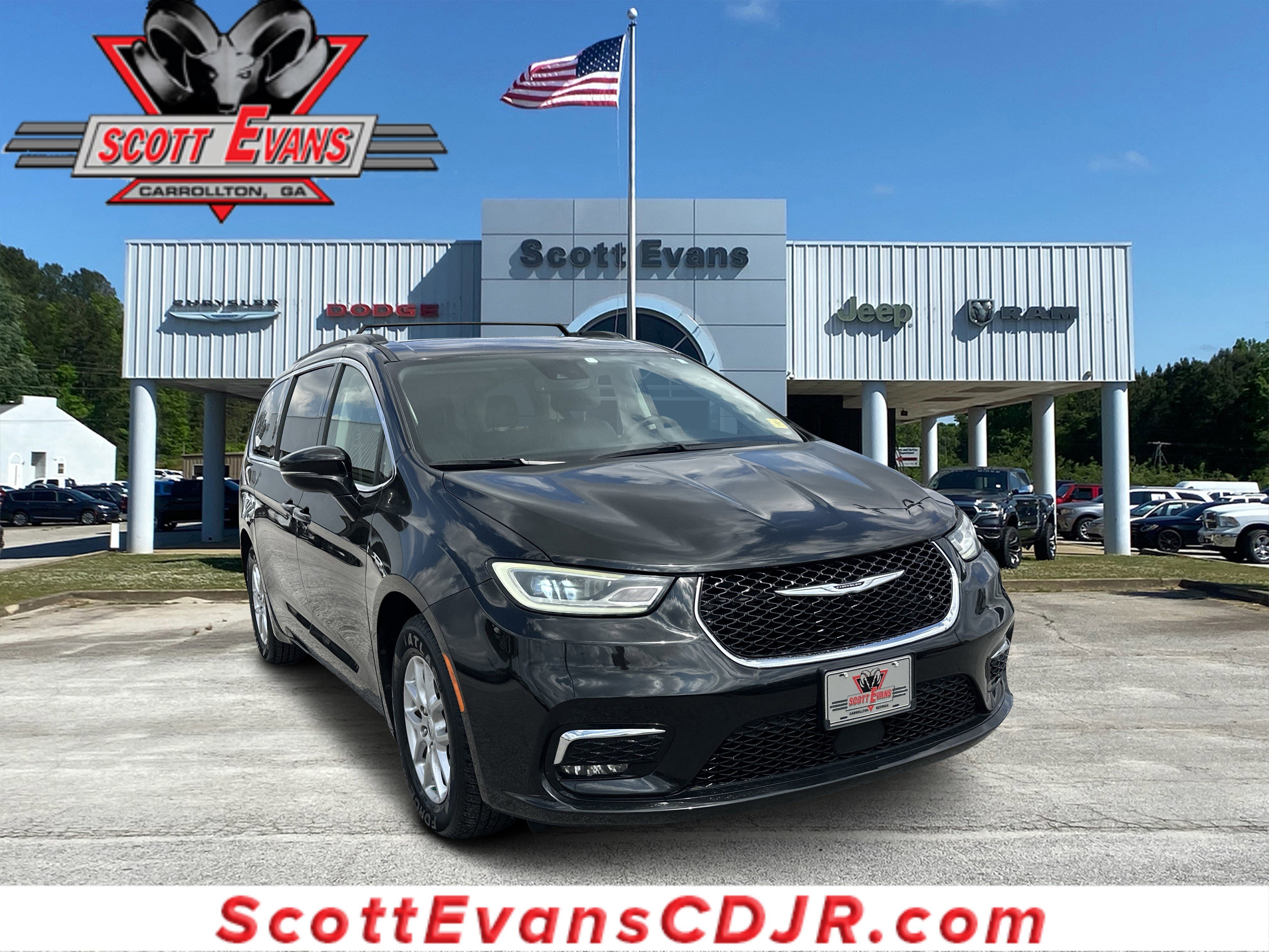 2022 Chrysler Pacifica Touring L's photo