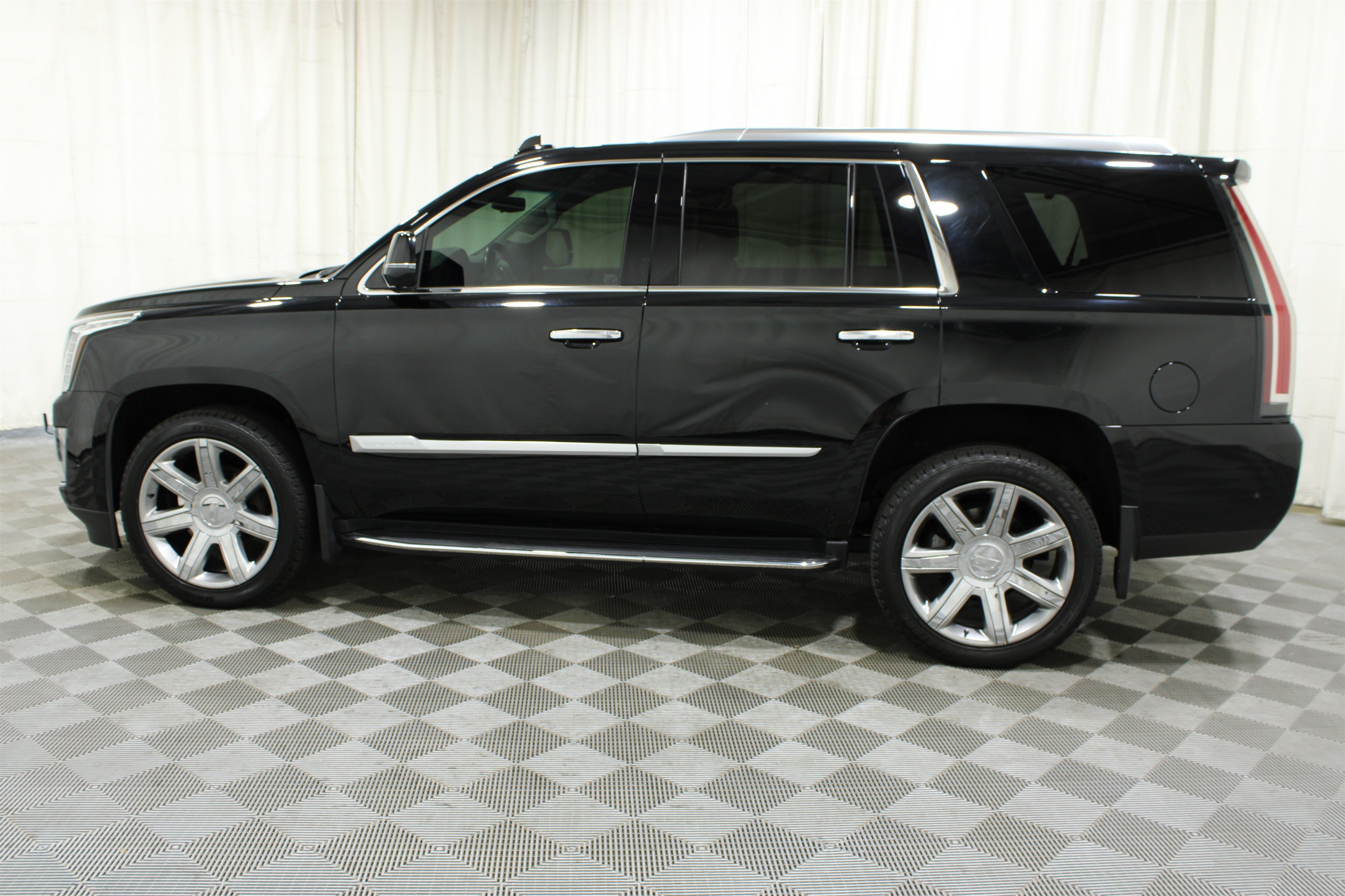 Used 2019 Black Raven Cadillac Luxury image 44