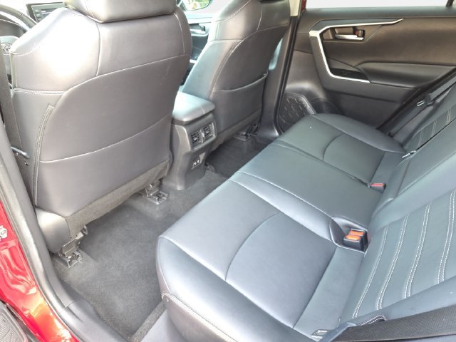 Used 2021 Red Toyota XLE Premium image 11