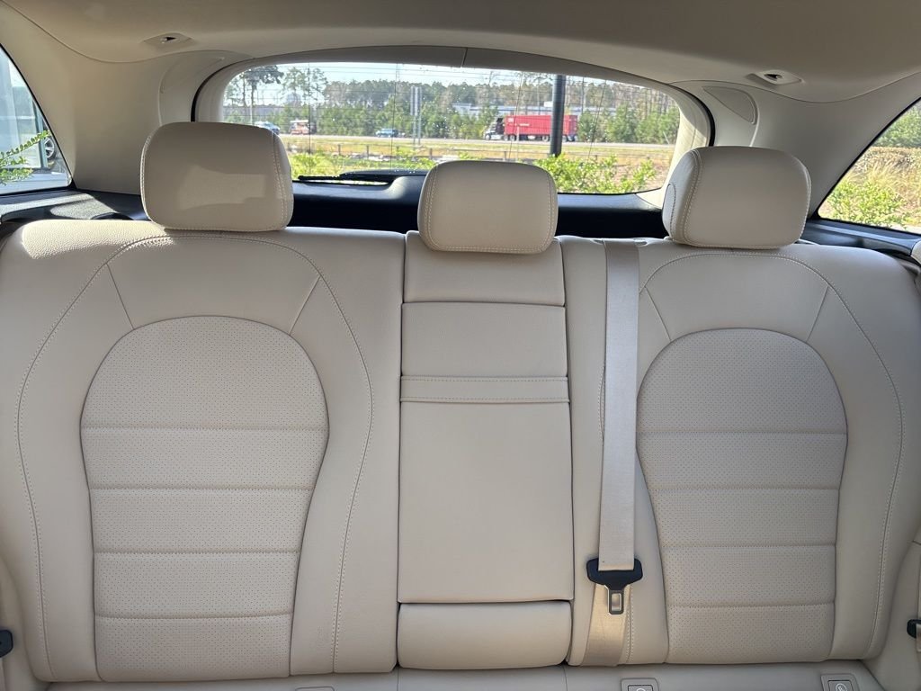 Used 2022 Mojave Silver Metallic Mercedes-Benz GLC 300 image 24
