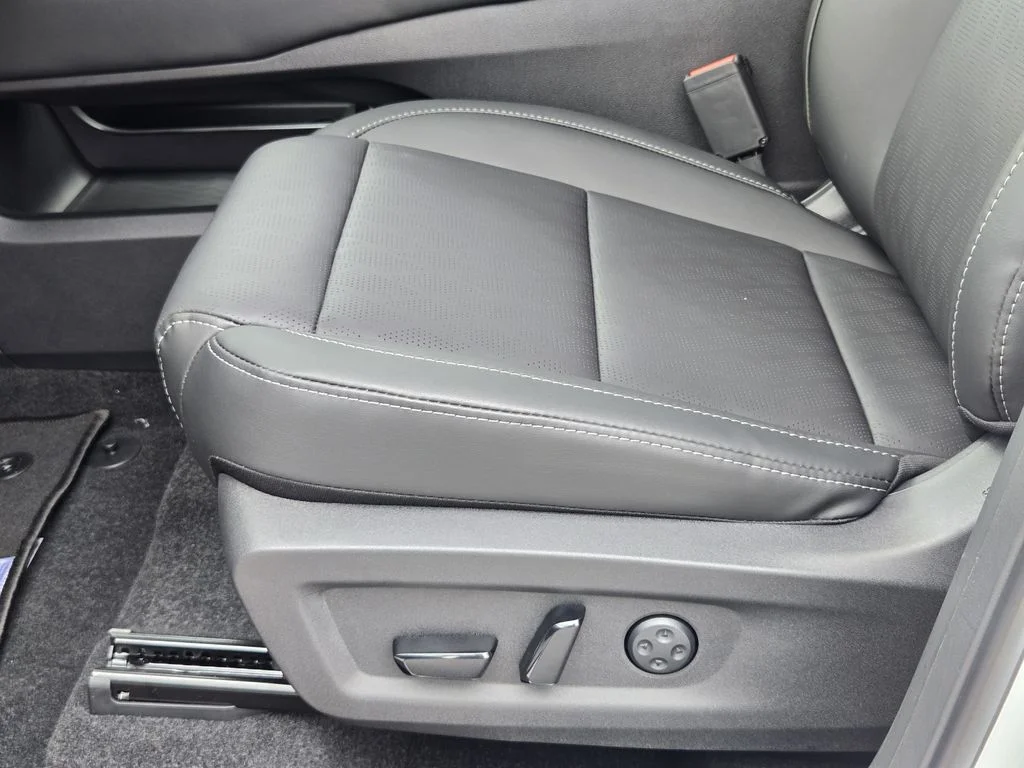 New 2026 Everest White Pearl TriCoat Nissan Platinum image 23