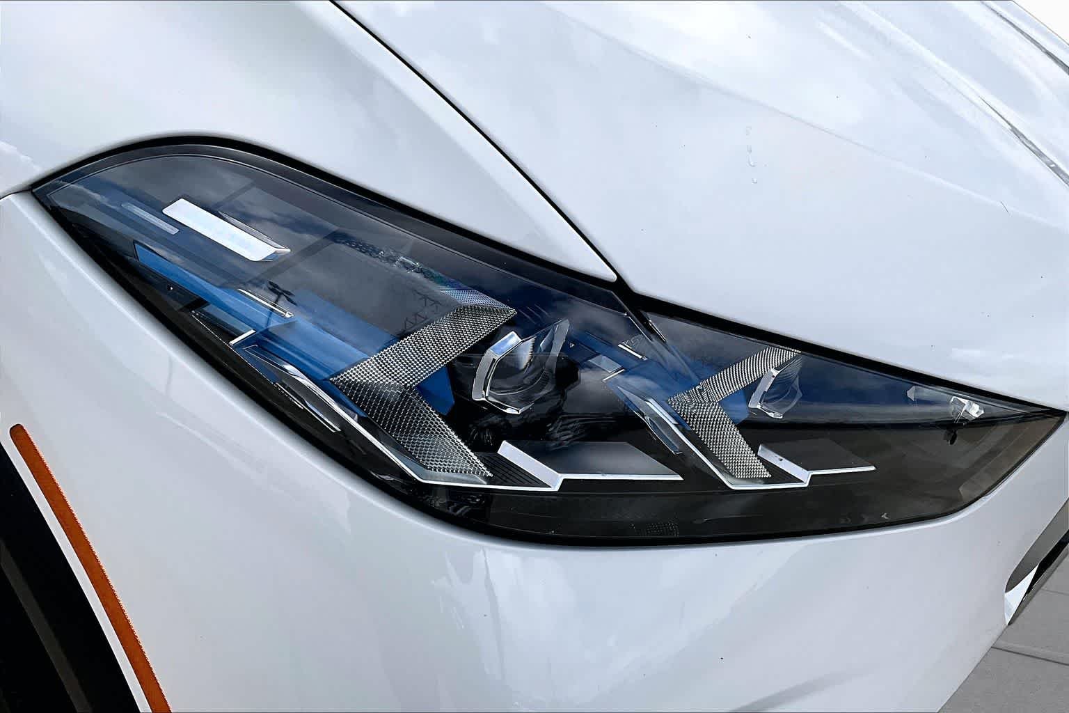 Used 2026 Alpine White BMW sDrive40i image 28