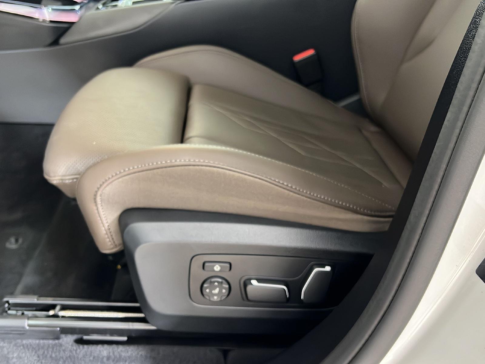 New 2026 Mineral White Metallic BMW 30 xDrive image 10