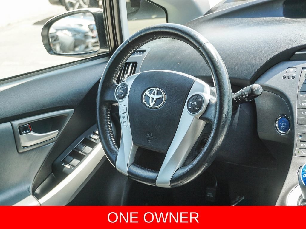 Used 2013 White Toyota Four image 16