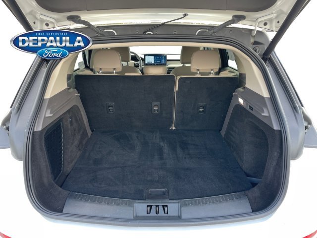 Used 2023 White Lincoln Standard image 6