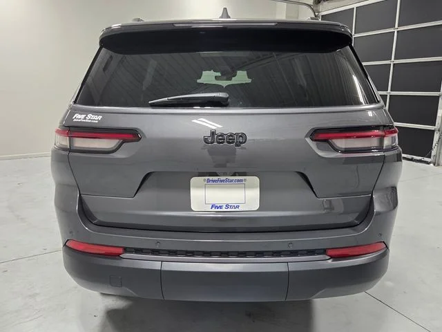 New 2026 Baltic Gray Metallic Clear-Coat Exterior Paint Jeep Limited image 9