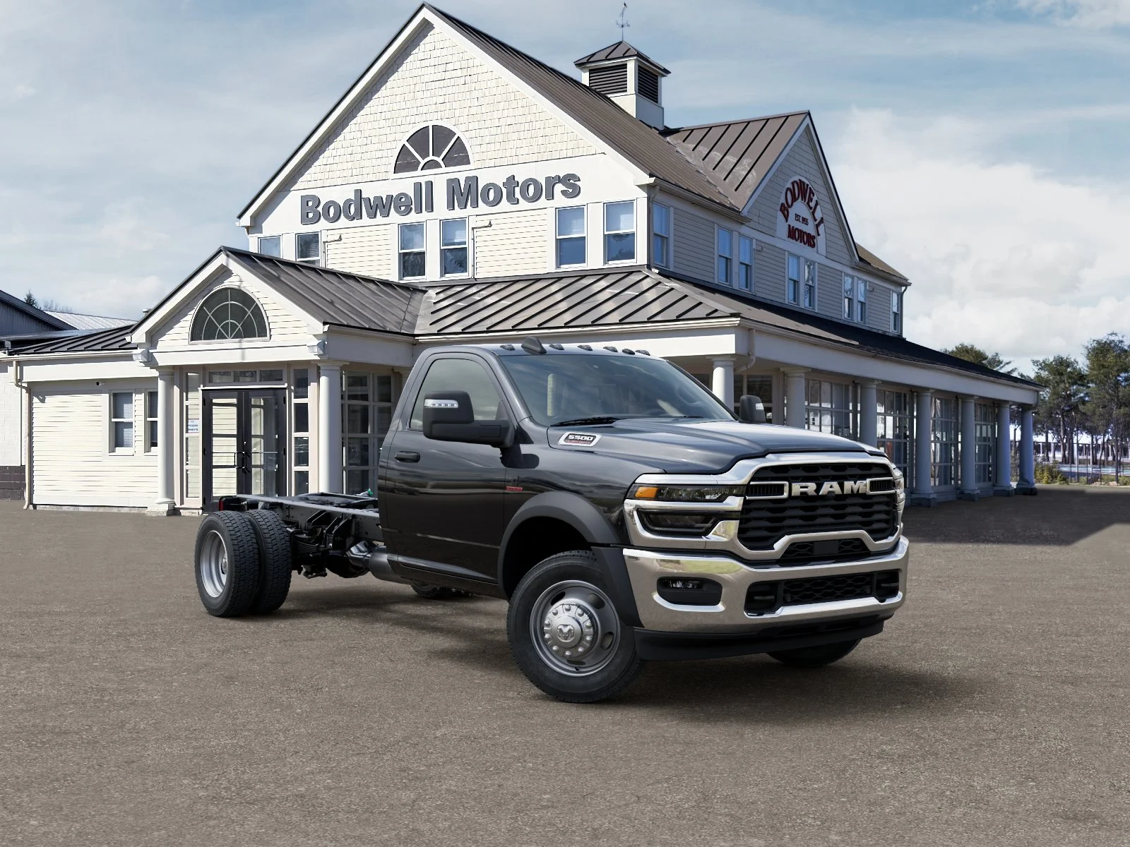 New 2026 Diamond Black Crystal Pearl-Coat Exterior Paint RAM Tradesman 4x4 Reg Cab 84" CA 168.5" WB image 31