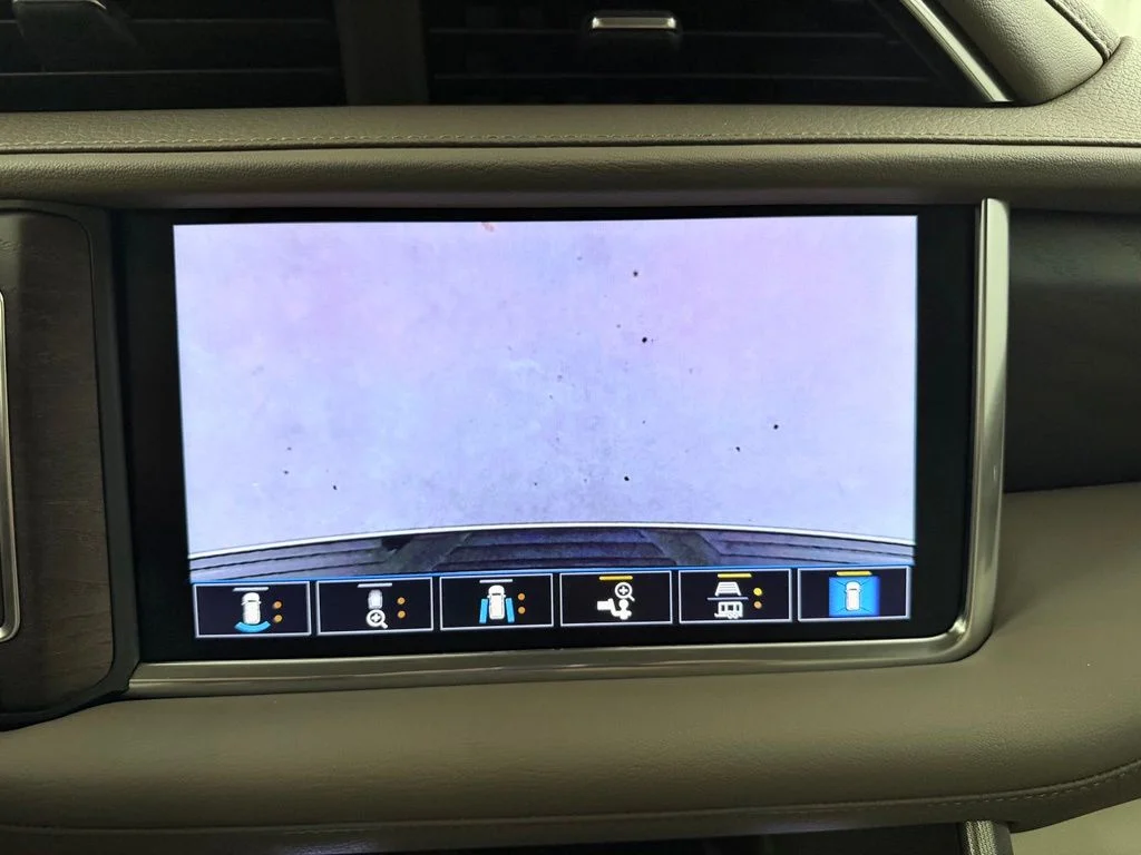 Used 2021 White Frost GMC Denali image 21