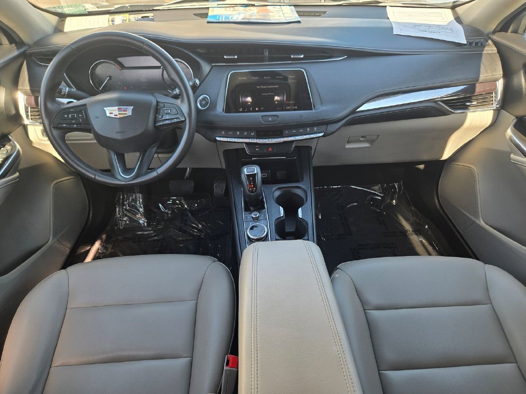 Used 2019 Silver Cadillac Luxury image 9