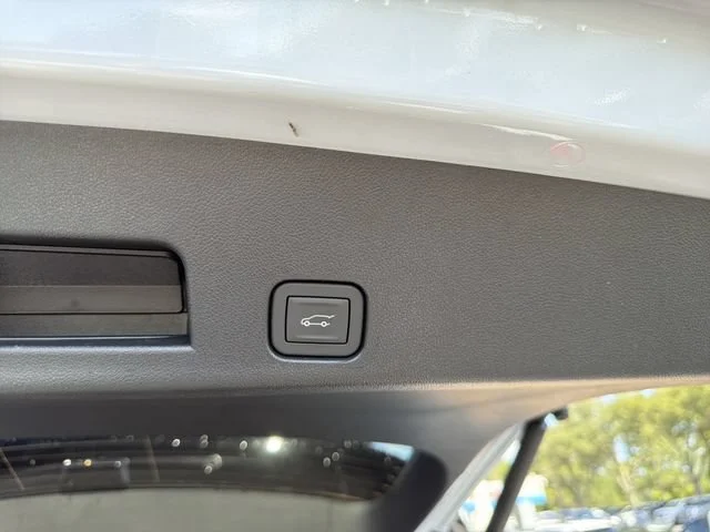 2026 GMC Acadia Denali - Photo 11