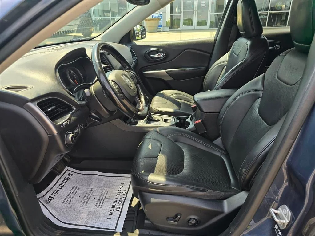 Used 2021 Blue Jeep Latitude Lux image 11