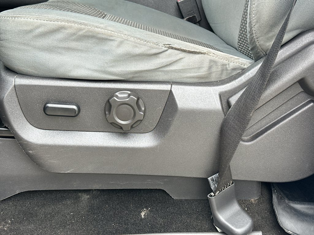 Used 2013 Ingot Silver Metallic Ford XLT image 26