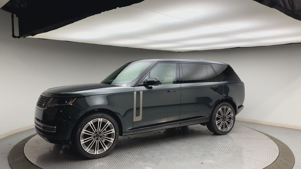 New 2026 Belgravia Green Land Rover SE image 6