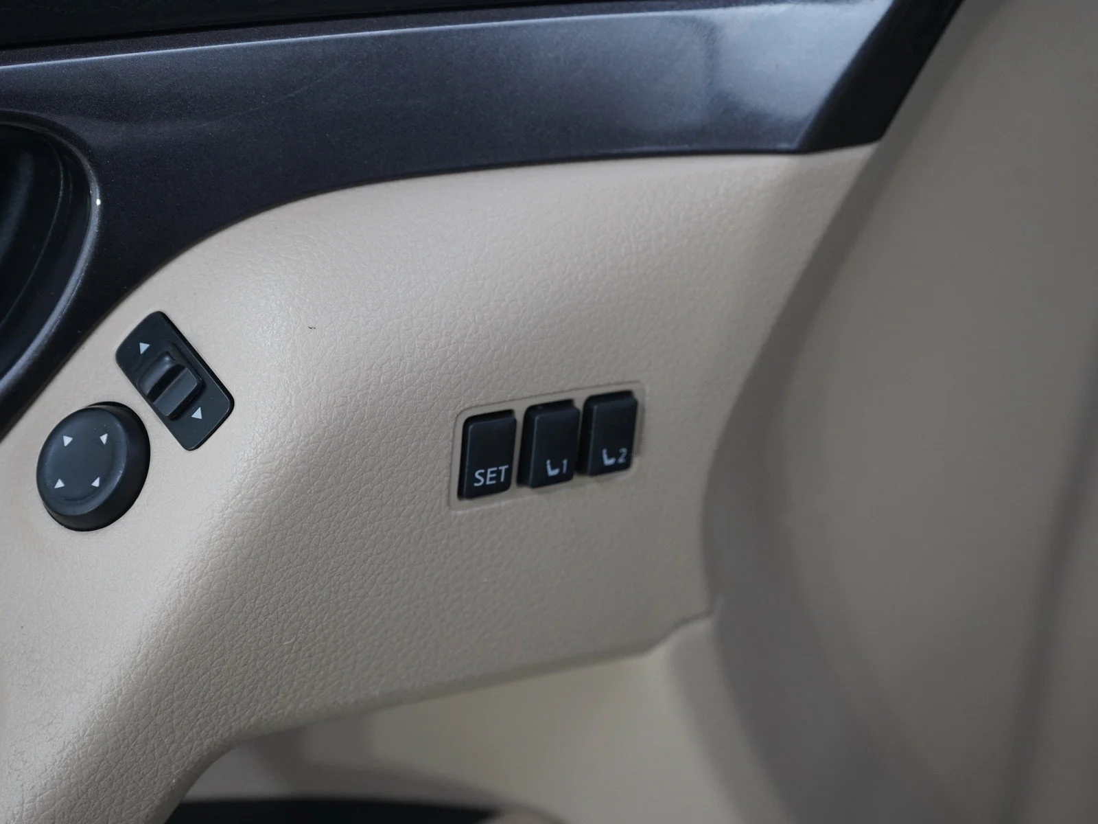 Used 2019 Caspian Blue Metallic Nissan SV image 22