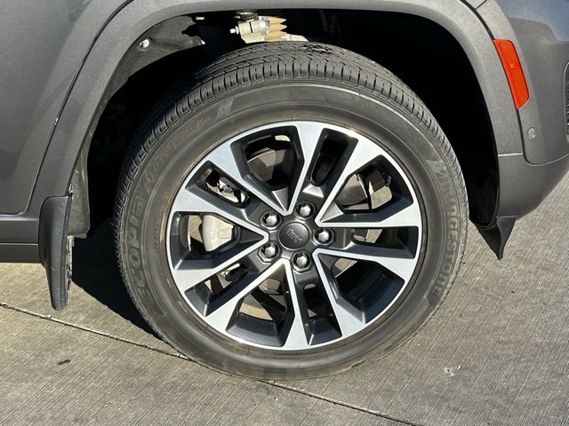 2022 Jeep Grand Cherokee Overland 4xe photo 3