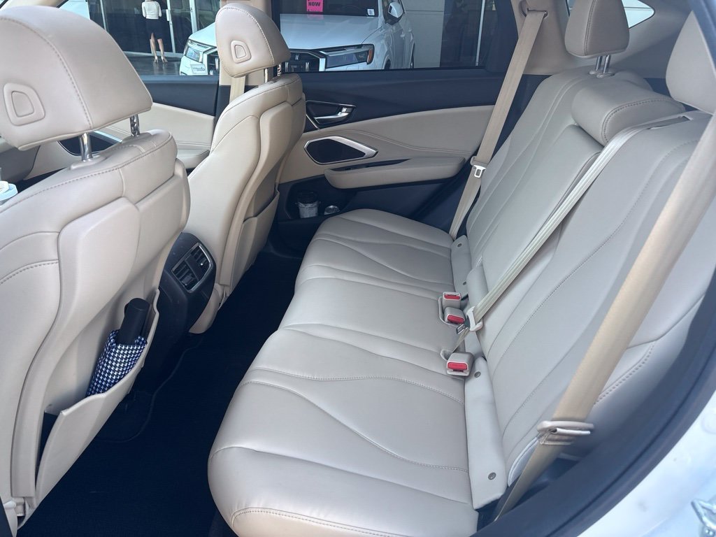 Used 2021  Acura Base image 4