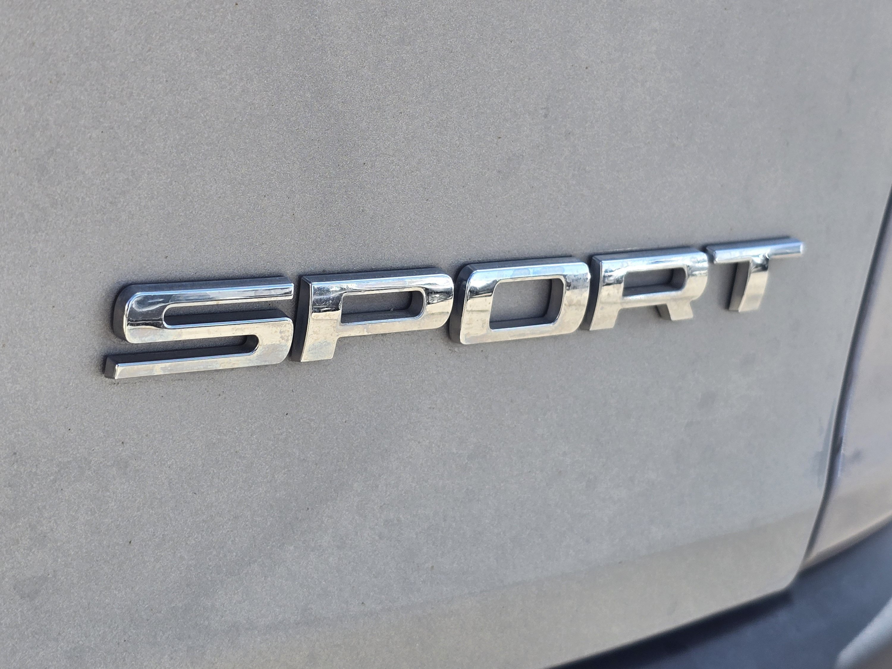 Used 2015 Billet Silver Metallic Clearcoat Jeep Sport image 28