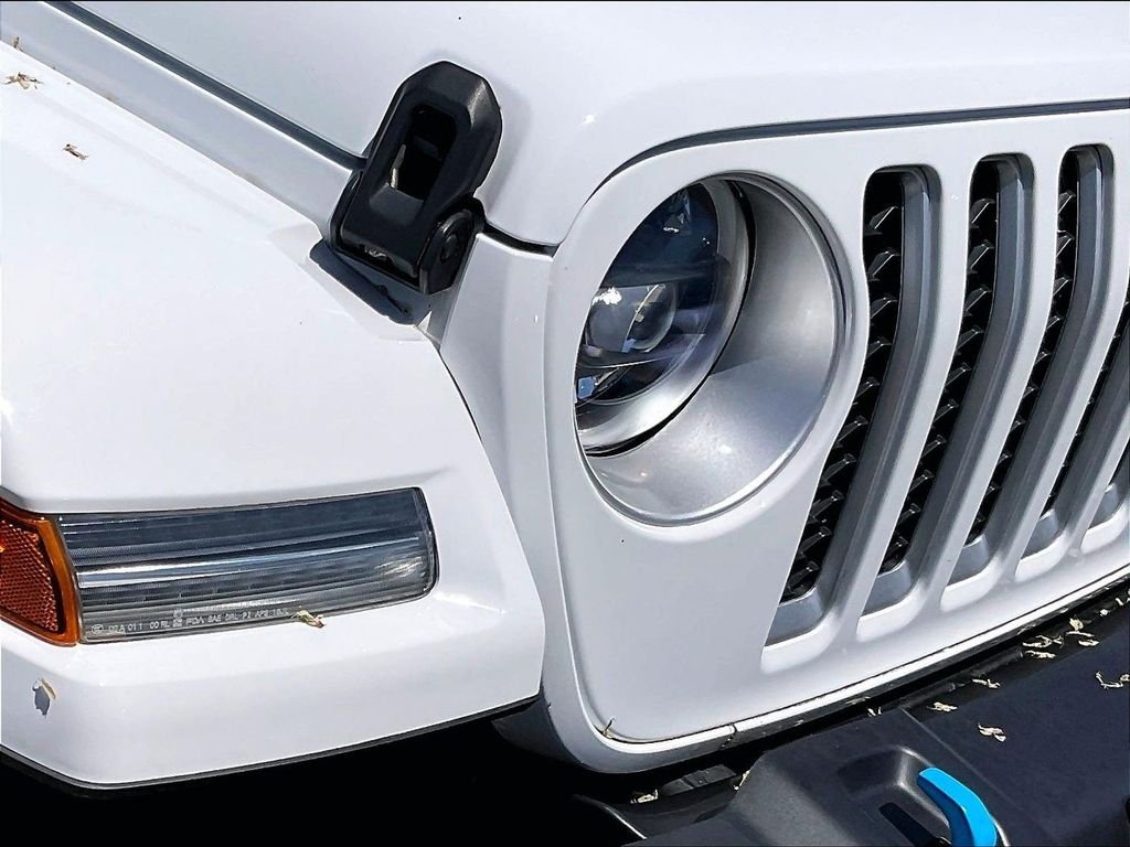 Used 2023 White Jeep Sahara 4xe image 33