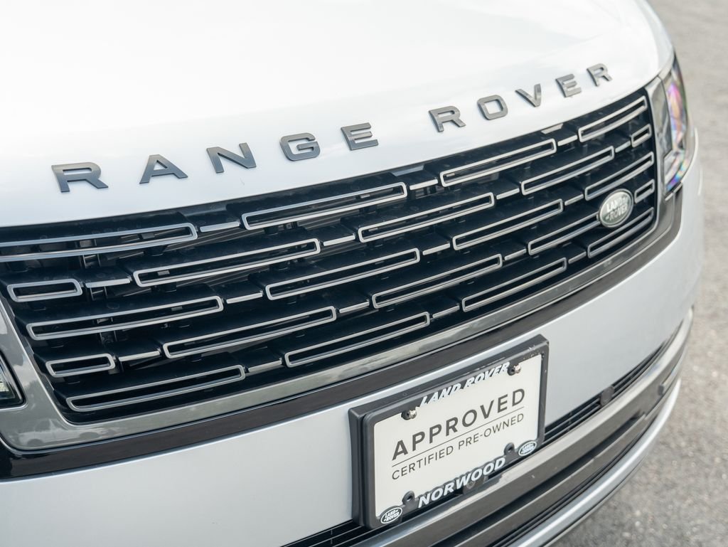 Used 2024 Silver Land Rover SE image 16