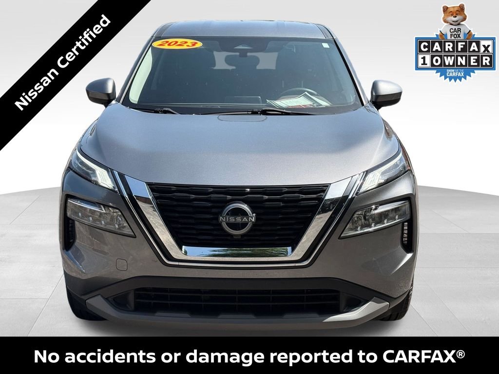 Certified Used 2023 Gun Metallic Nissan SV image 3