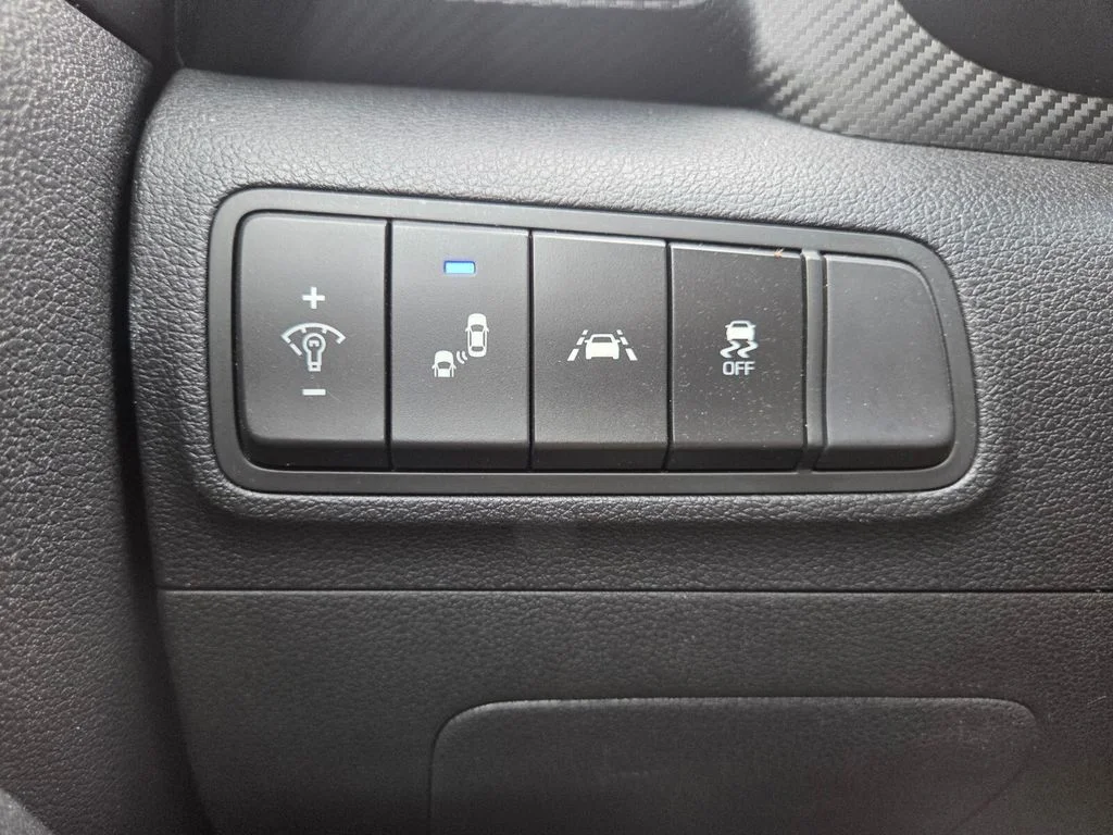 Used 2019 Black Hyundai Value image 12
