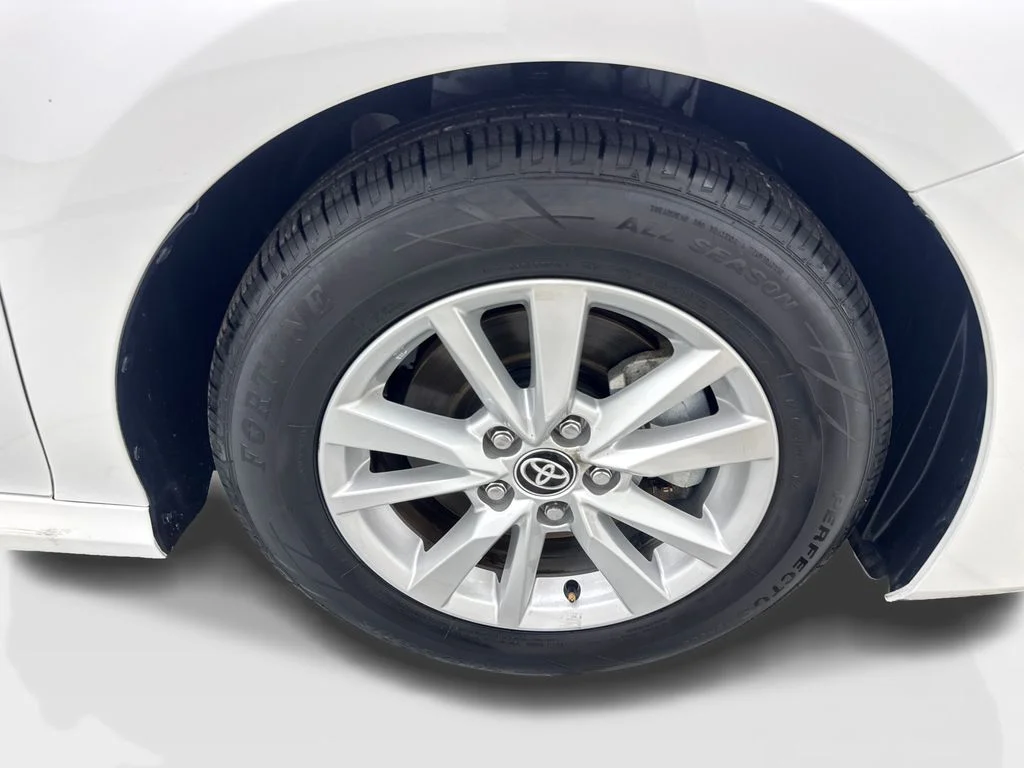 Used 2025 White Toyota LE image 82