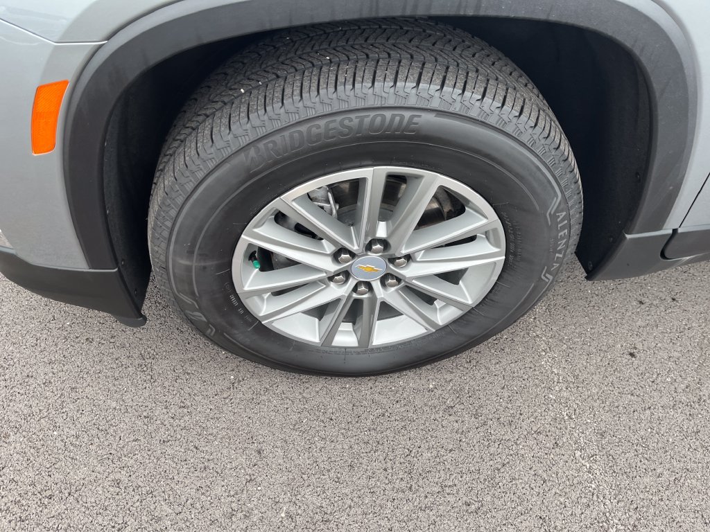 Used 2023 Gray Chevrolet LT image 9