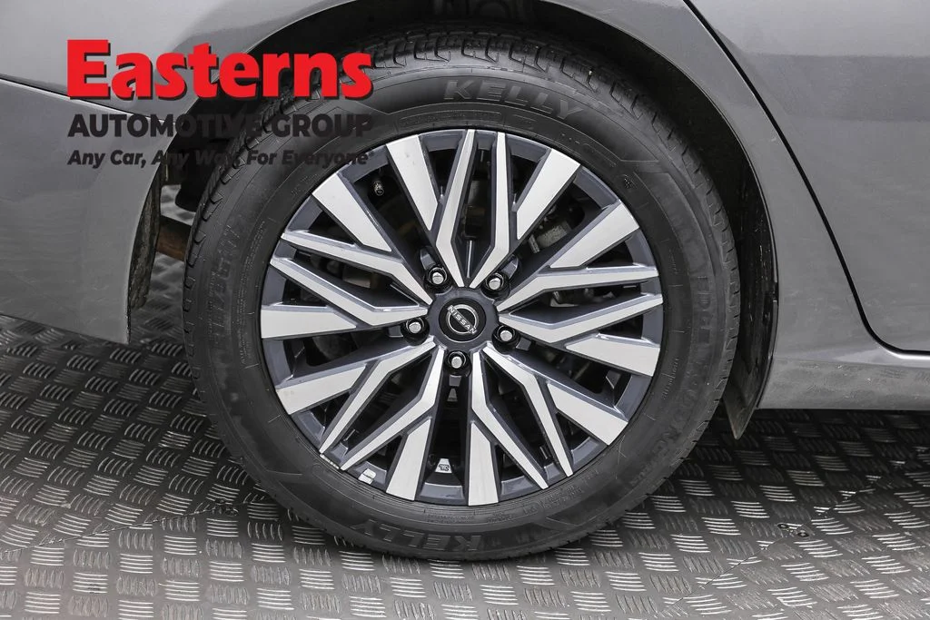 Used 2025 Gray Nissan 2.5 SV image 30